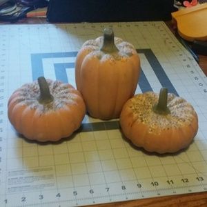 3 pumpkins